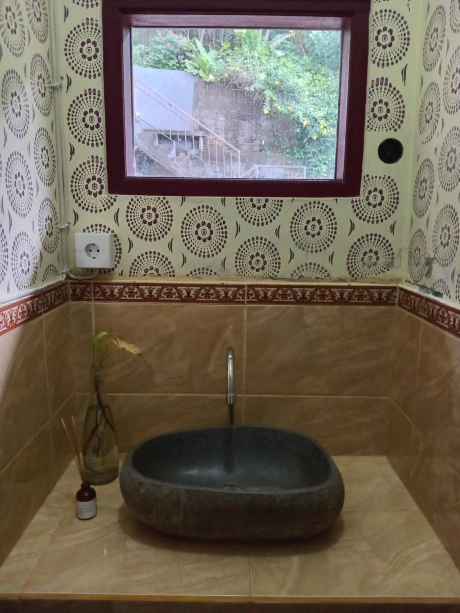 Kanaya Homestay & Warung Heaven Мундук Екстер'єр фото