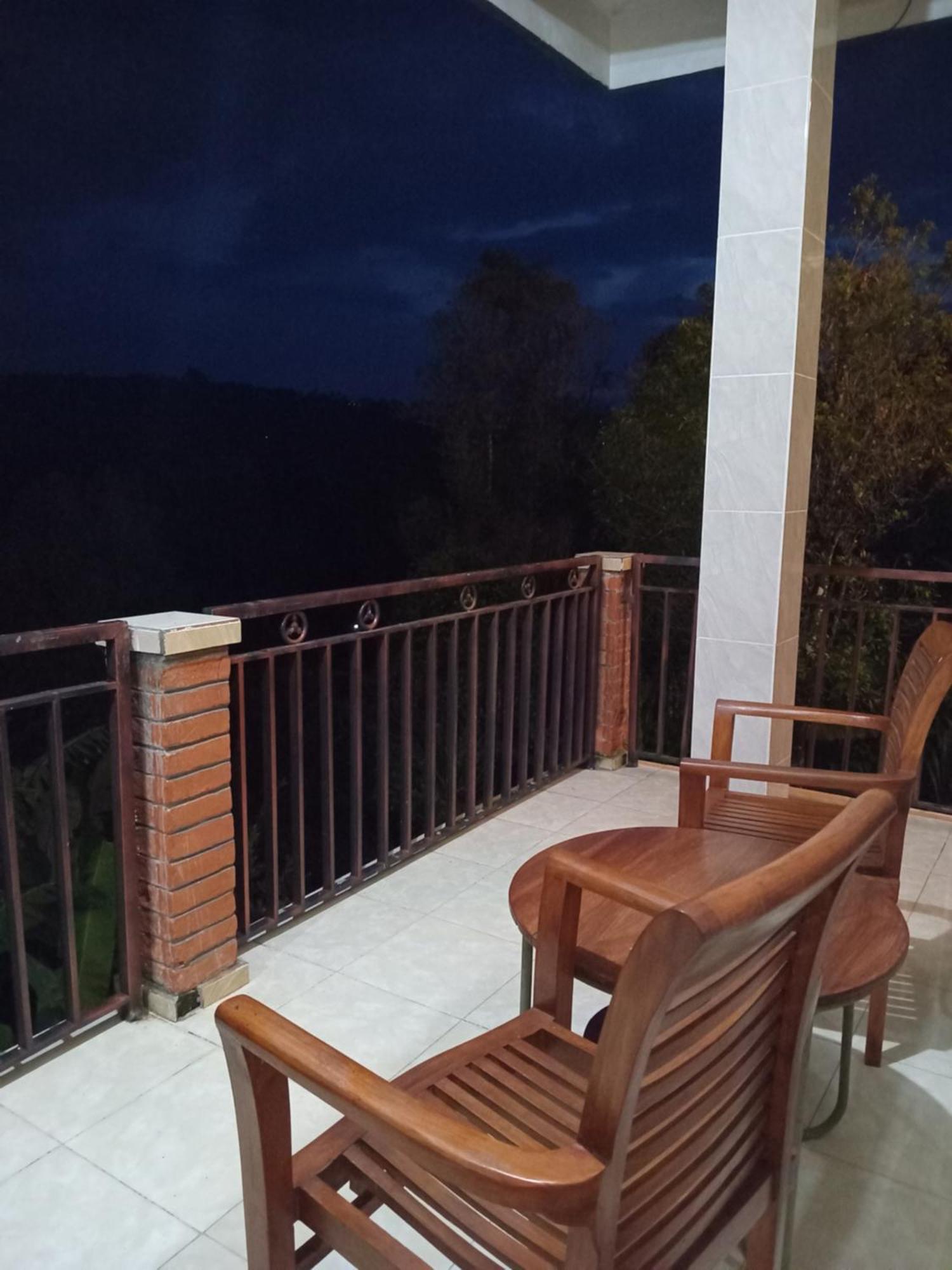 Kanaya Homestay & Warung Heaven Мундук Екстер'єр фото